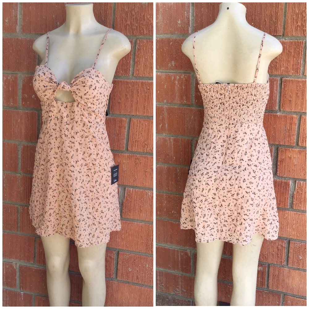 Lulu's Vintage Peach Floral Peek-A-Boo Short Dress